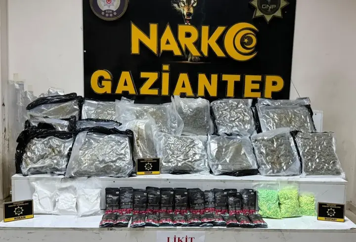 Gaziantep'te 61 kilo uyuşturucu ele geçirildi; 11 tutuklama
