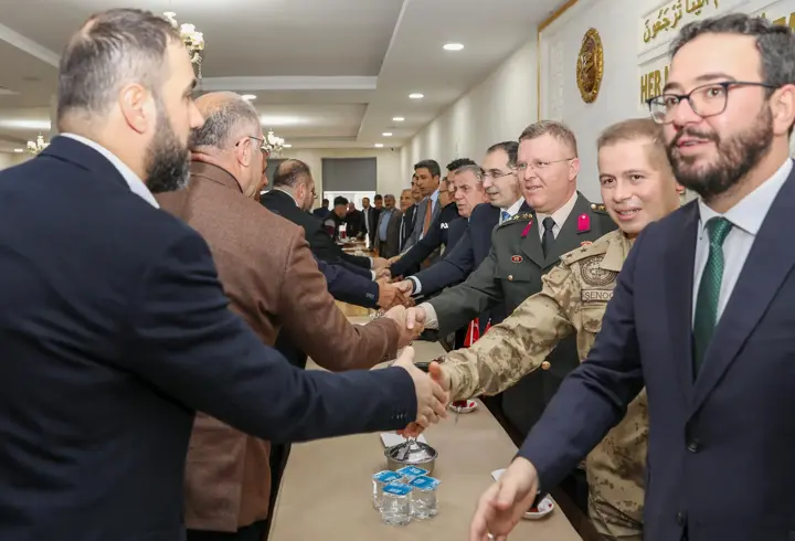 Mardin Midyat'ta farklı dine mensup vatandaşlar bayramlaşma programında buluştu