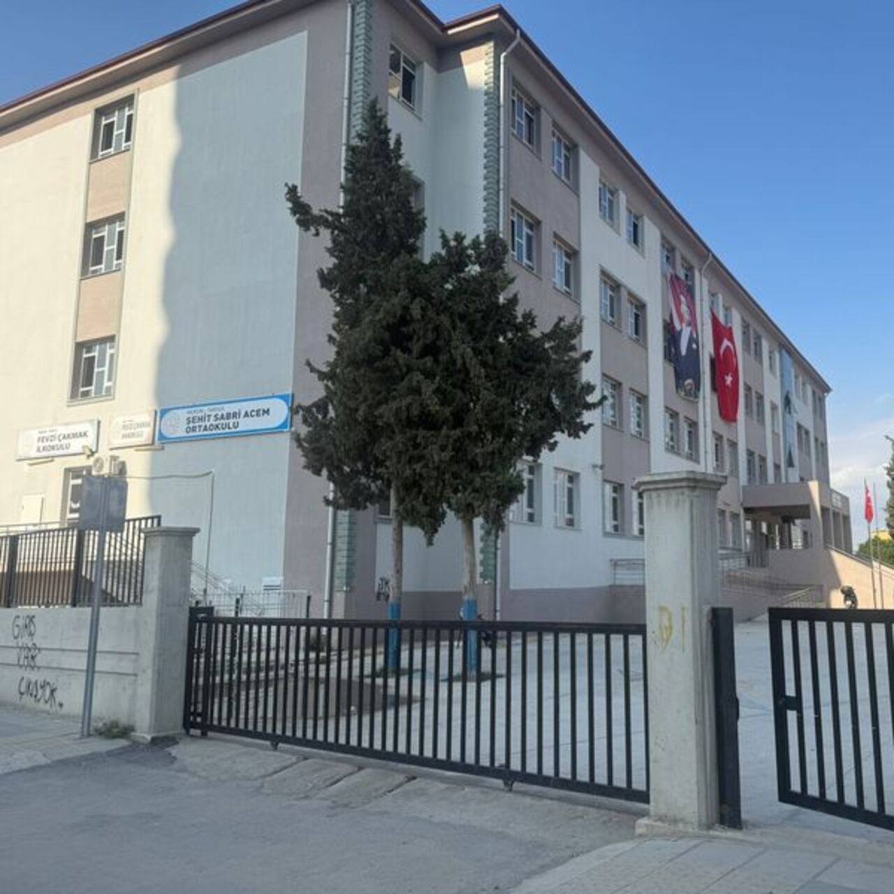 Gıda zehirlenmesi! 26 çocuk hastaneye kaldırıldı!