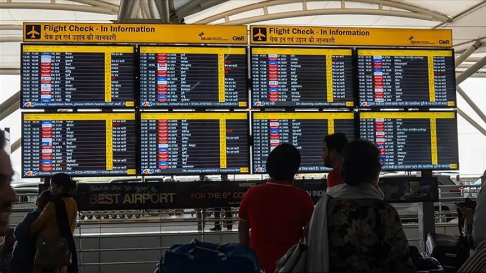 IndiGo Hindistan'da 400'den fazla uçuşu iptal etti