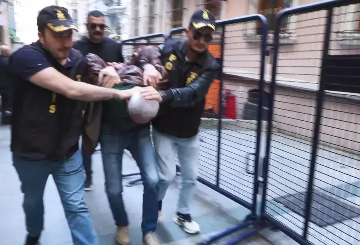 Özgür Özel'e saldırı davası ikinci kez ertelendi