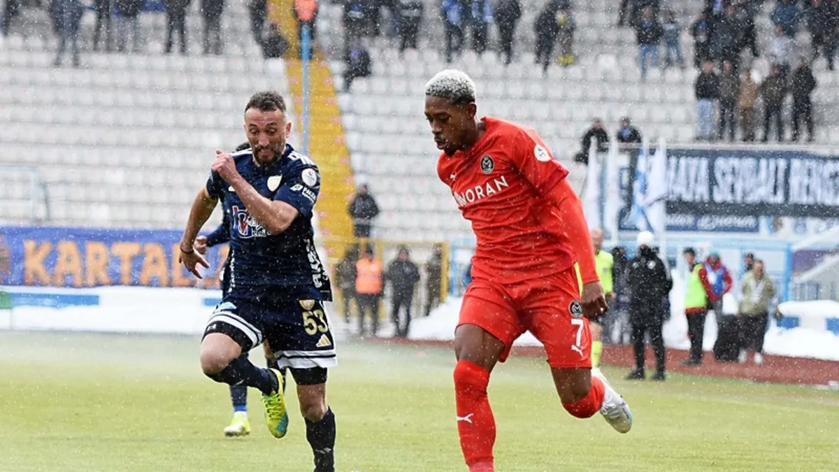 Manisa FK evinde SMS Grup Sarıyer'i farklı geçti!