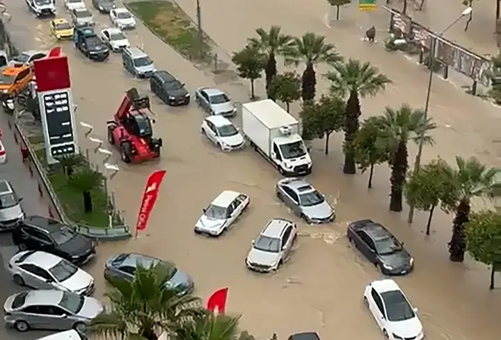 Adana'da metrekareye 138 kilo yağış düştü