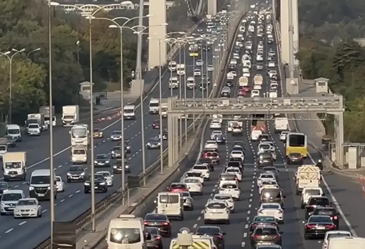 İstanbul'da bayramın birinci günü trafik yoğunluğu yaşanıyor