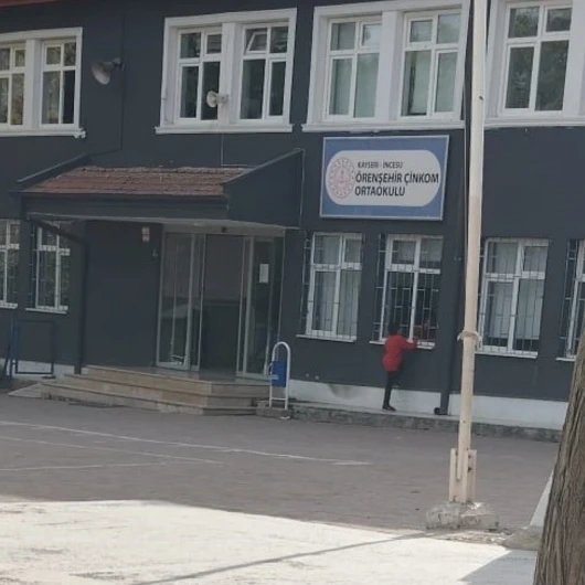 Meyve Suyu Paniği: 12 Öğrenci Gıda Zehirlenmesi Şüphesiyle Hastaneye Kaldırıldı