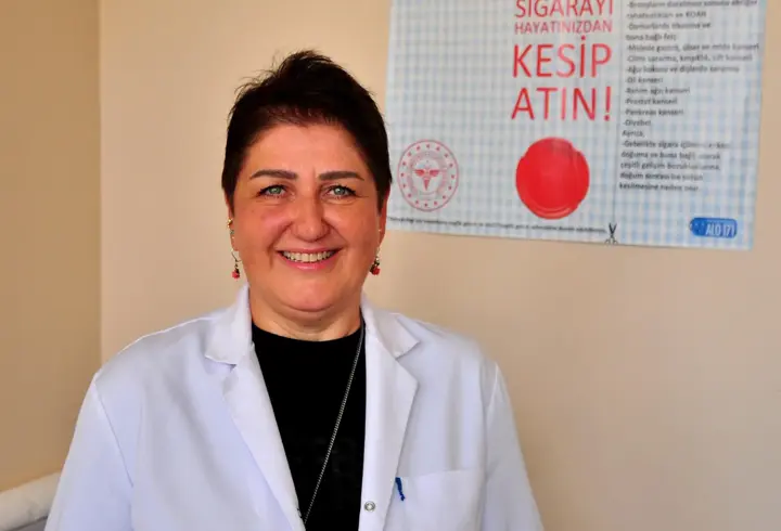 Türkiye'de her 2 erkekten ve her 4 kadından biri sigara içiyor