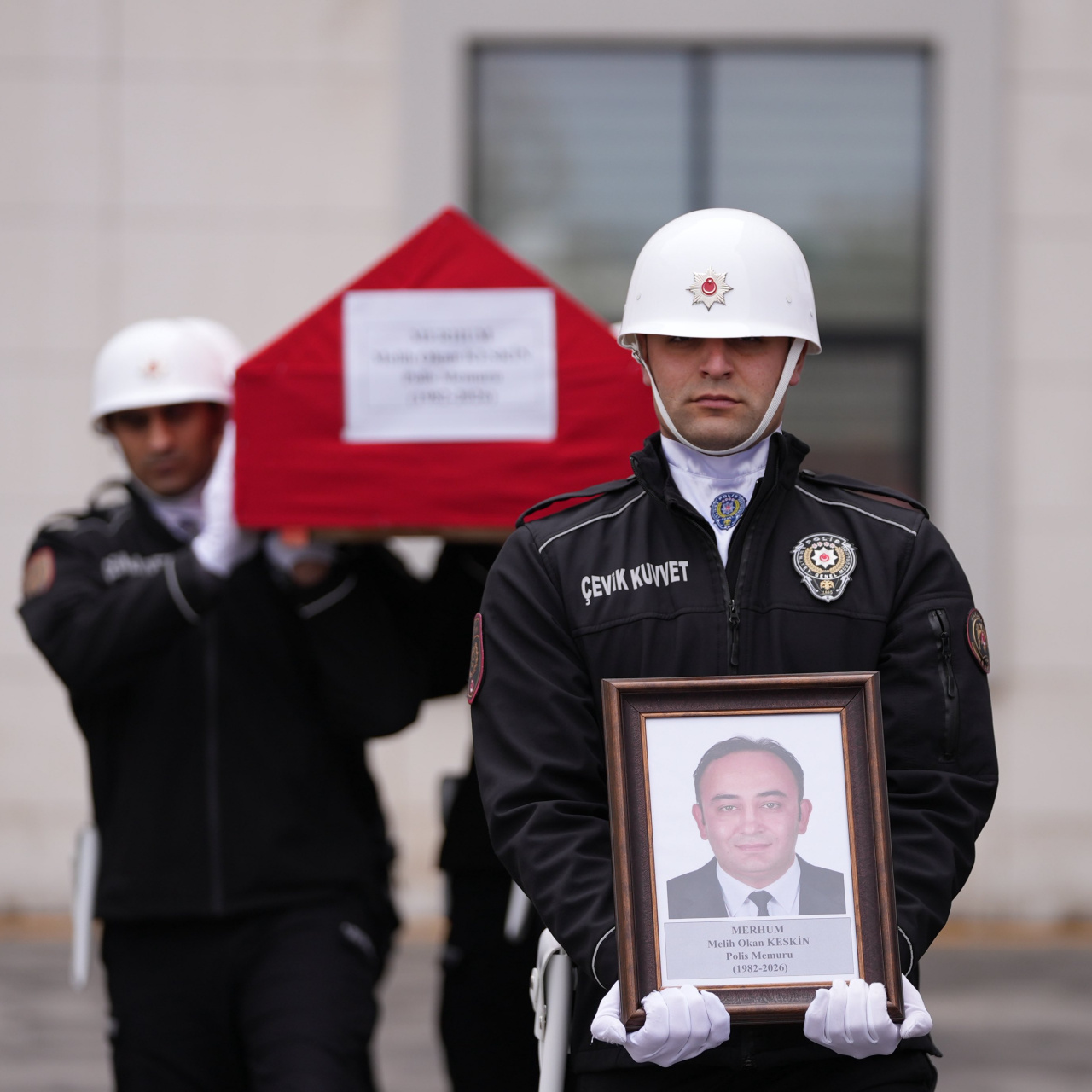 Araç muayene istasyonunda dehşet! Polis memuru hayatını kaybetti!