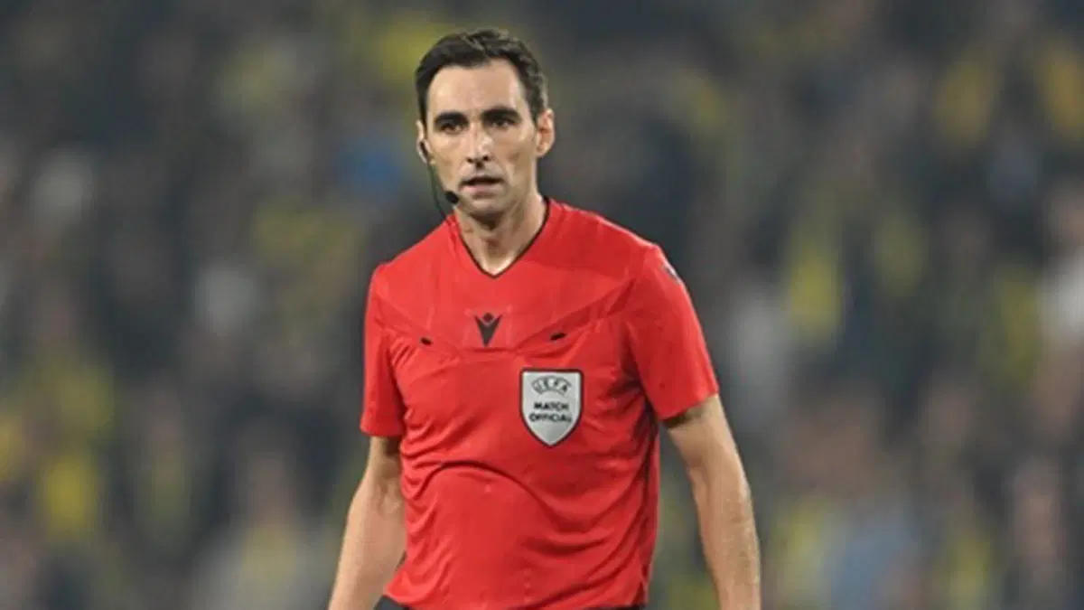 Barcelona Maçının Olay Hakemi, Fenerbahçe-Slavia Prag Karşılaşmasına Atandı! UEFA Resmen Duyurdu