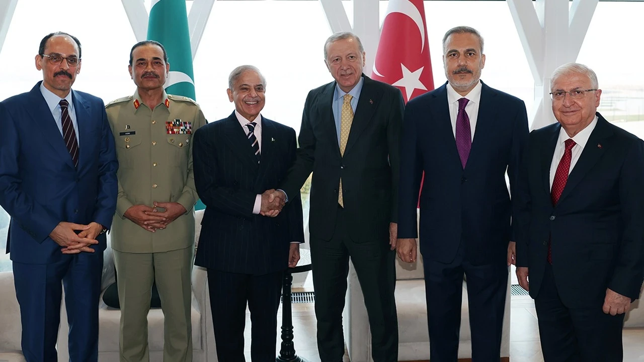 Cumhurbaşkanı Erdoğan'dan Pakistan Başbakanı Şerif ile kritik görüşme