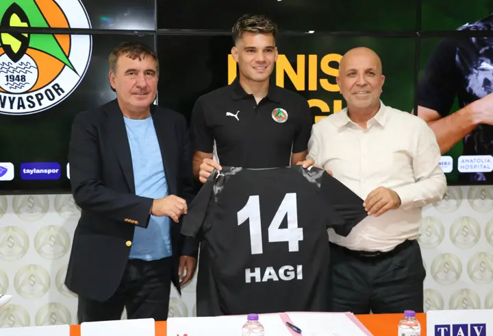Alanyaspor, Ianis Hagi ile 2 yıllık sözleşme imzaladı