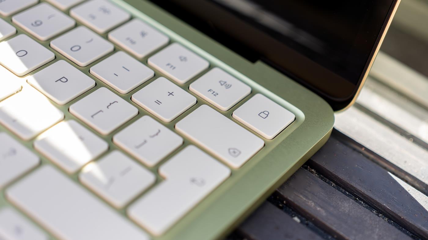 MacBook Neo rekor hızda satıyor: Apple üretimi iki katına çıkardı!