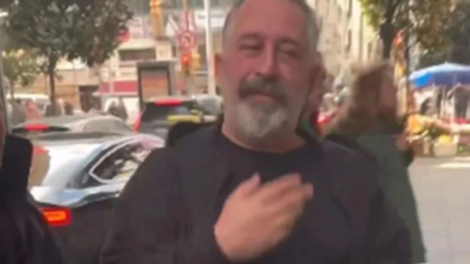 Cem Yılmaz'a dilenci şoku! İstediğini alamayınca beddua etti