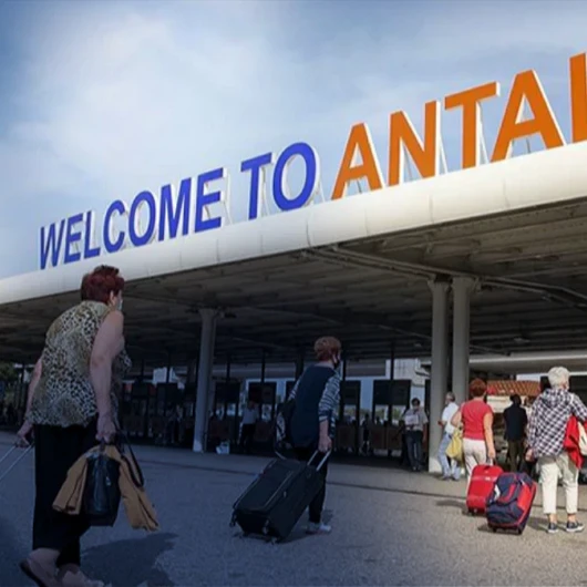 Akın Akın Geliyorlar: Antalya Havalimanı 9 Ayda 30 Milyondan Fazla Yolcuyu Ağırladı