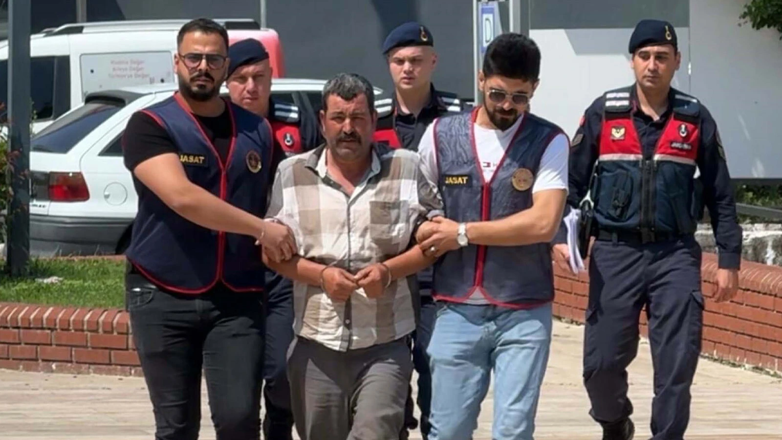 Arkadaşını pompalı tüfekle öldüren sanık: Dengemi kaybedip düşünce tüfek ateş aldı
