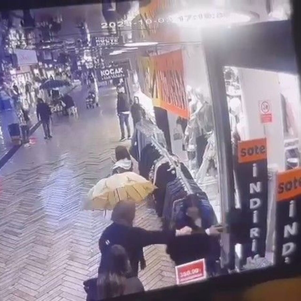 Sokakta etek tartışmasında gözaltı kararı