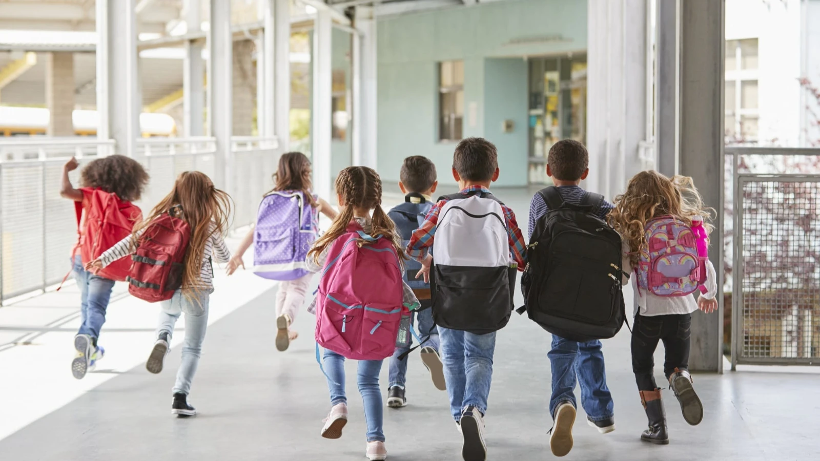 Ağlama nöbetlerinden sınav kaygısına, ebeveynleri neler bekliyor?