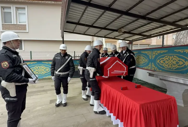 Eğlence mekanına silahlı saldırıda ölen emekli polis toprağa verildi