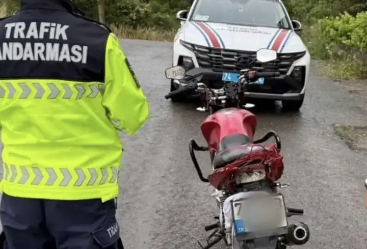 Yüzüstü motosiklet sürmek 45 bin lira ceza getirdi