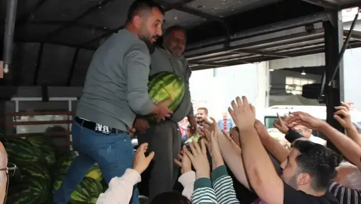 Amasya'da Gören Pazara Koştu! 5 Dakikada Kapış Kapış Gitti
