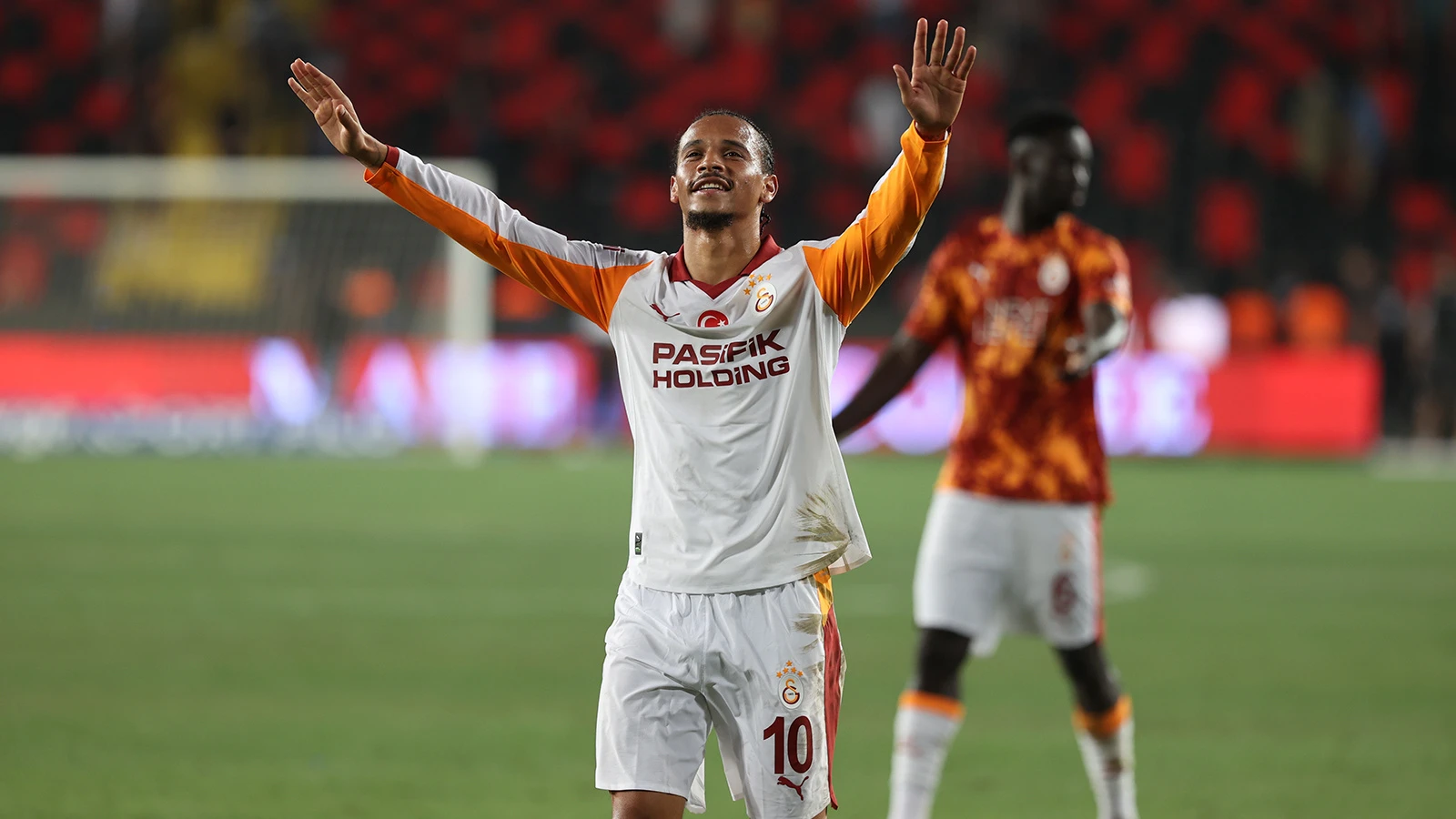 Leroy Sane, Galatasaray formasıyla ilk resmi maçına çıktı