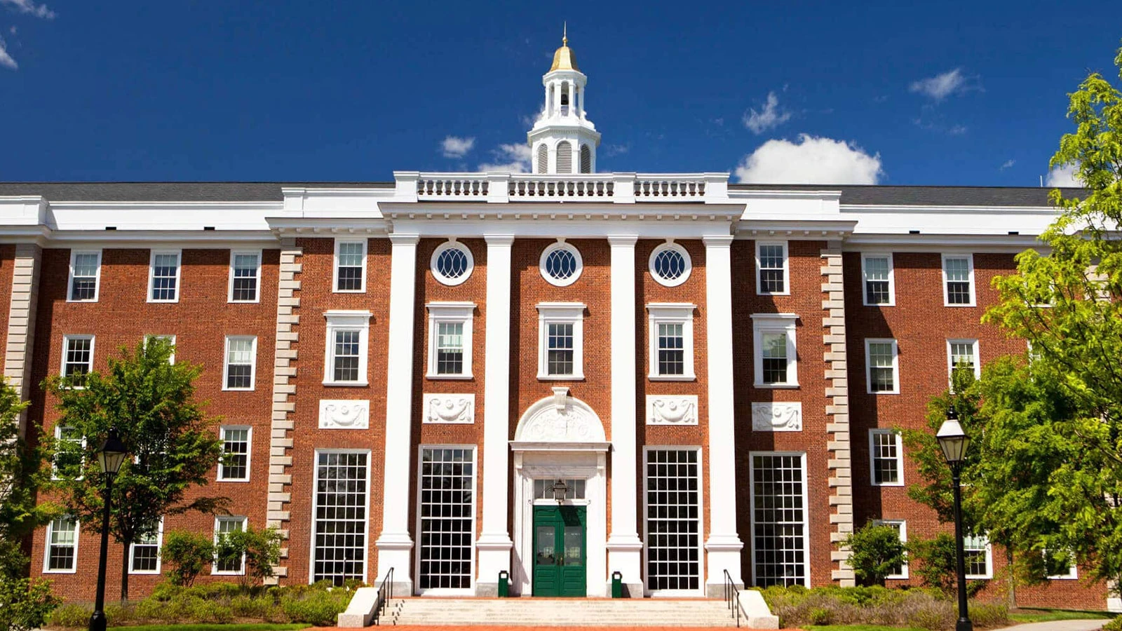 Harvard Üniversitesi'ne yeni federal fon verilmeyecek