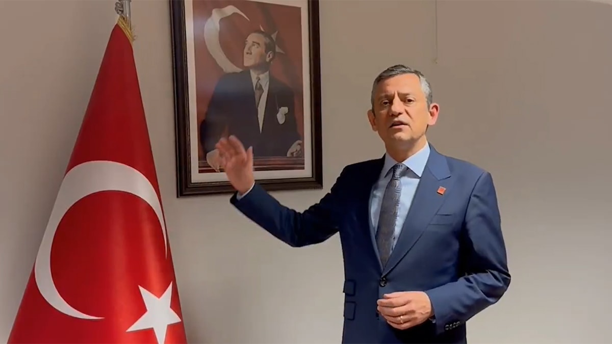 Özgür Özel'den çağrı: Türk Bayraklarını asın ve sandık başına koşun