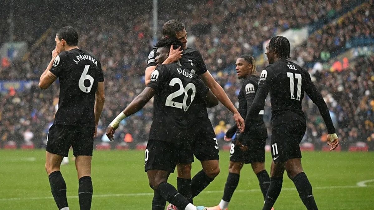 Leeds United 1-2 Tottenham Hotspur (MAÇ SONUCU ÖZET)