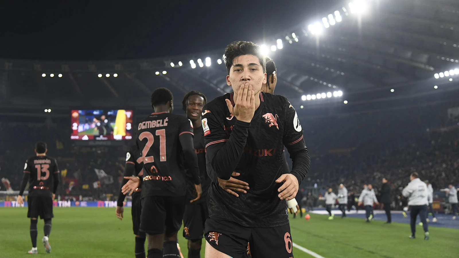 Milli futbolcu Emirhan İlkhan, Roma'yı yaktı