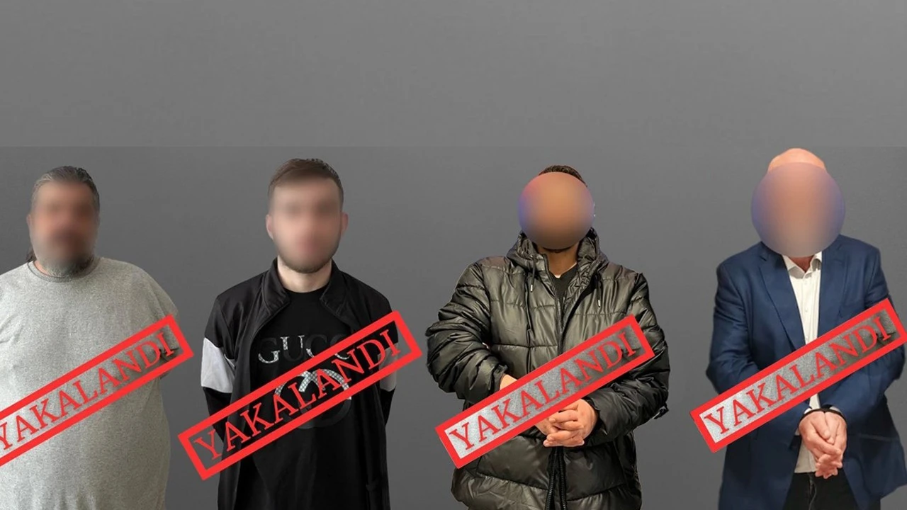 Kırmızı Bültenle aranan 4 suçlu, Türkiye'ye iade edildi