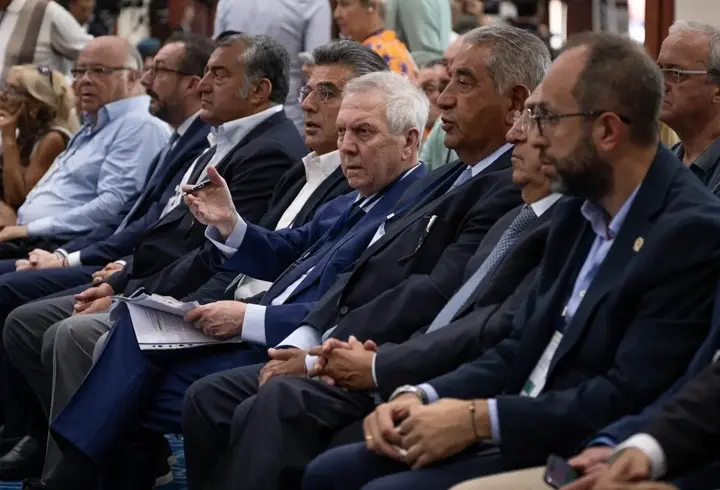 Fenerbahçe'de Yüksek Divan Kurulu toplantısı başladı! Ali Koç, Aziz Yıldırım ve Sadettin Saran...