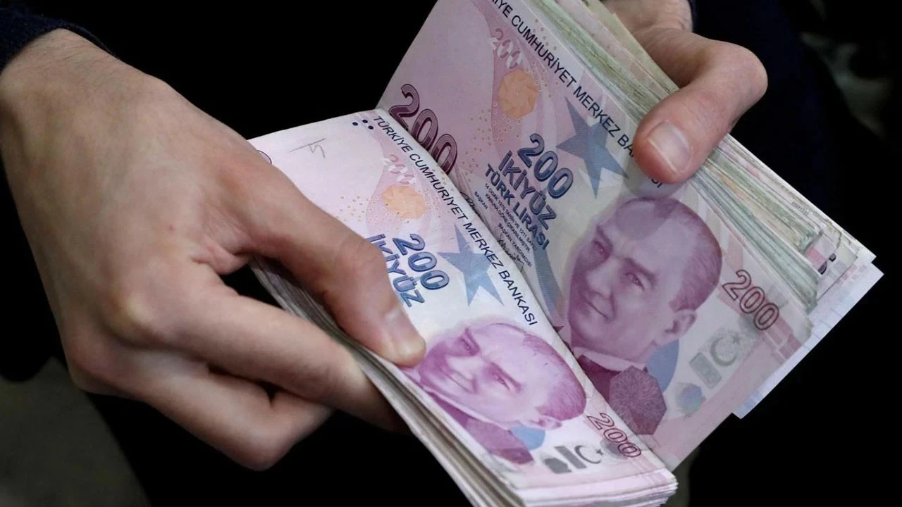 Üniversiteyi ilk kez kazanan öğrencilere 20 bin TL destek: Başvuru şartları belli oldu