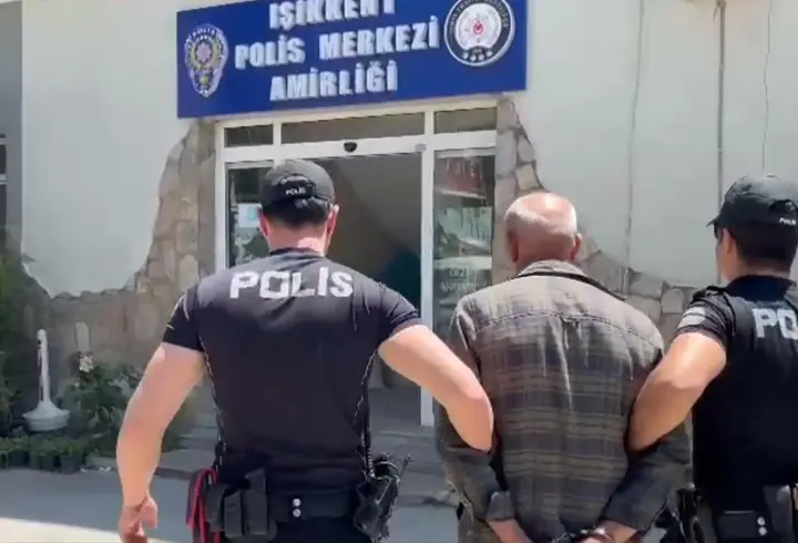 İzmir'de 21 yıl 10 ay hapisle aranan şüpheli kimlik sorgulamasında yakalandı