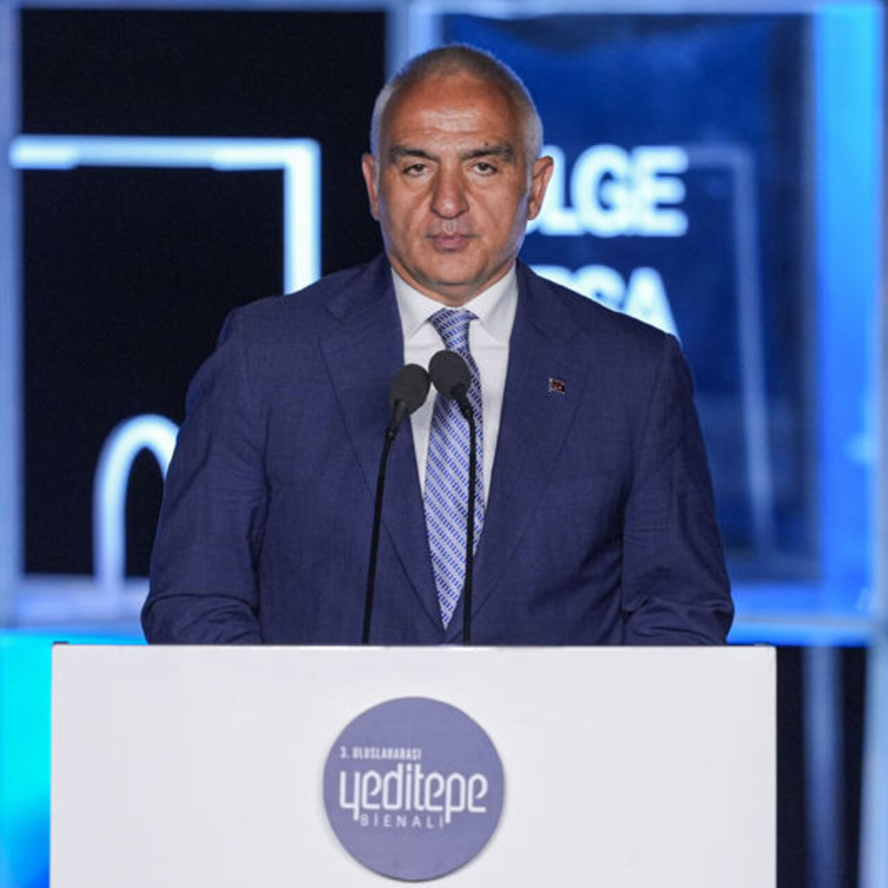 Yeditepe Bienali 'Gölge Varsa Işık da Var' temasıyla açıldı