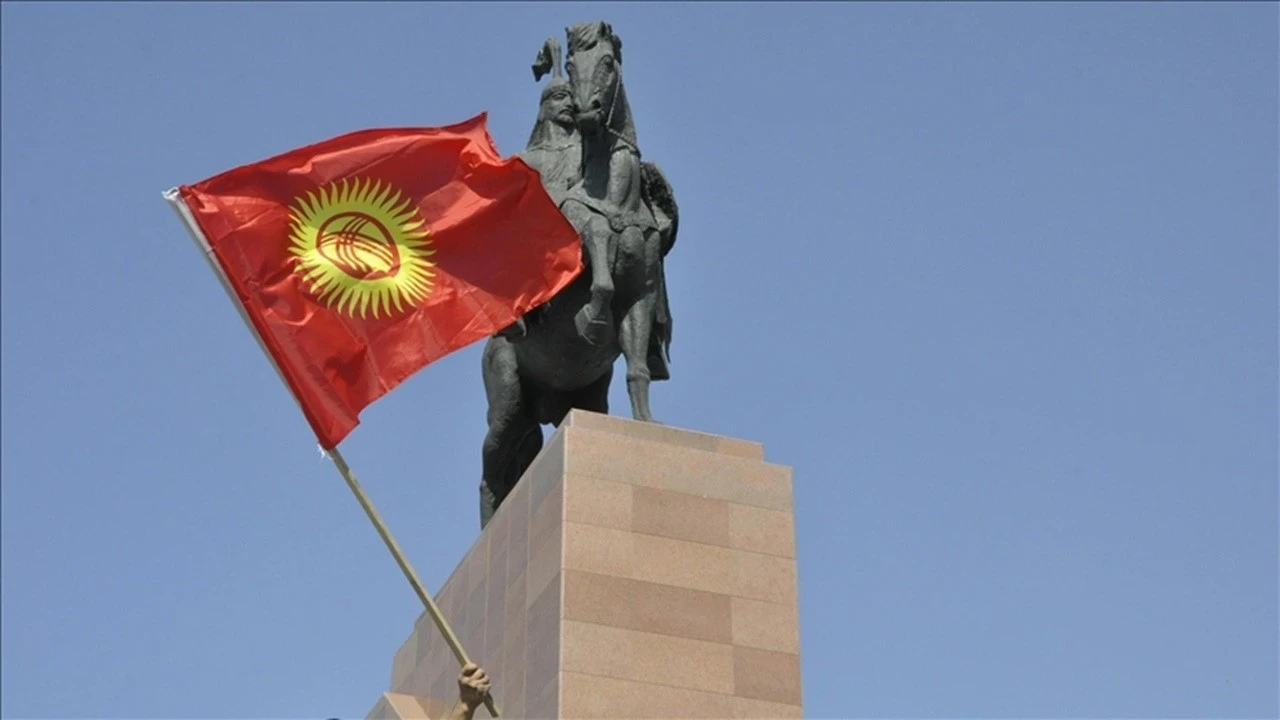 Kırgızistan'da tarihi seçim: İlk kez online oy kullanılıyor