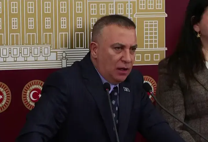 İzzet Ulvi Yönter: "Netflix, ensesti gözümüze sokuyor"