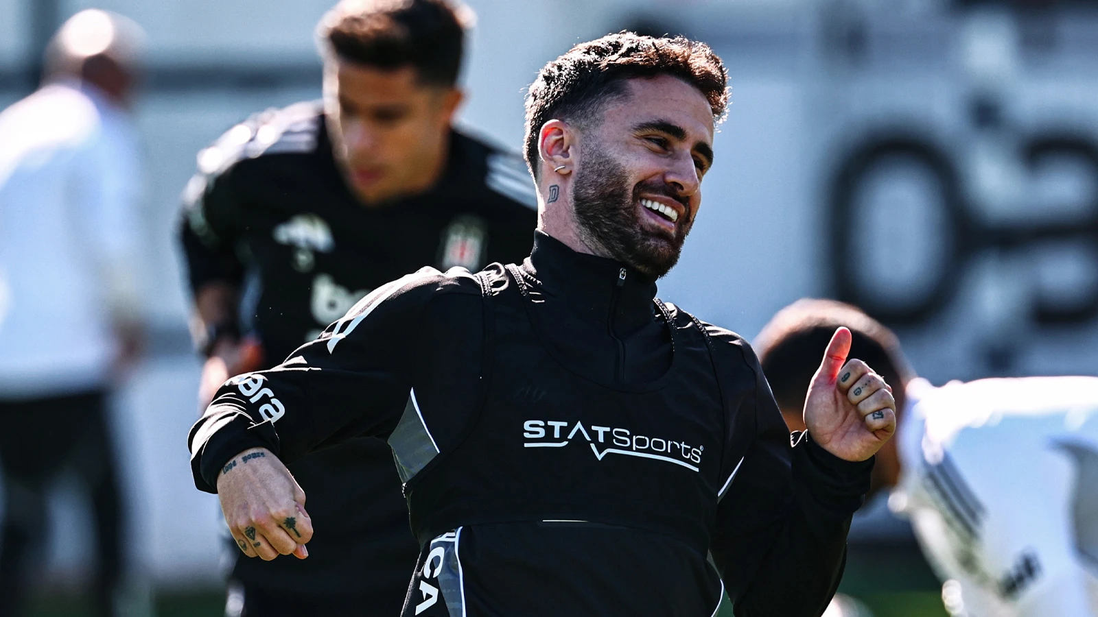 Beşiktaş'a derbi öncesi müjde! Rafa Silva takımla çalışmalara başladı