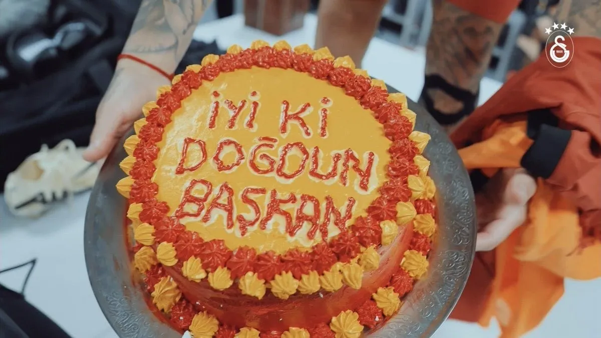 Galatasaray'dan Ali Koç'a doğum günü pastası göndermesi!