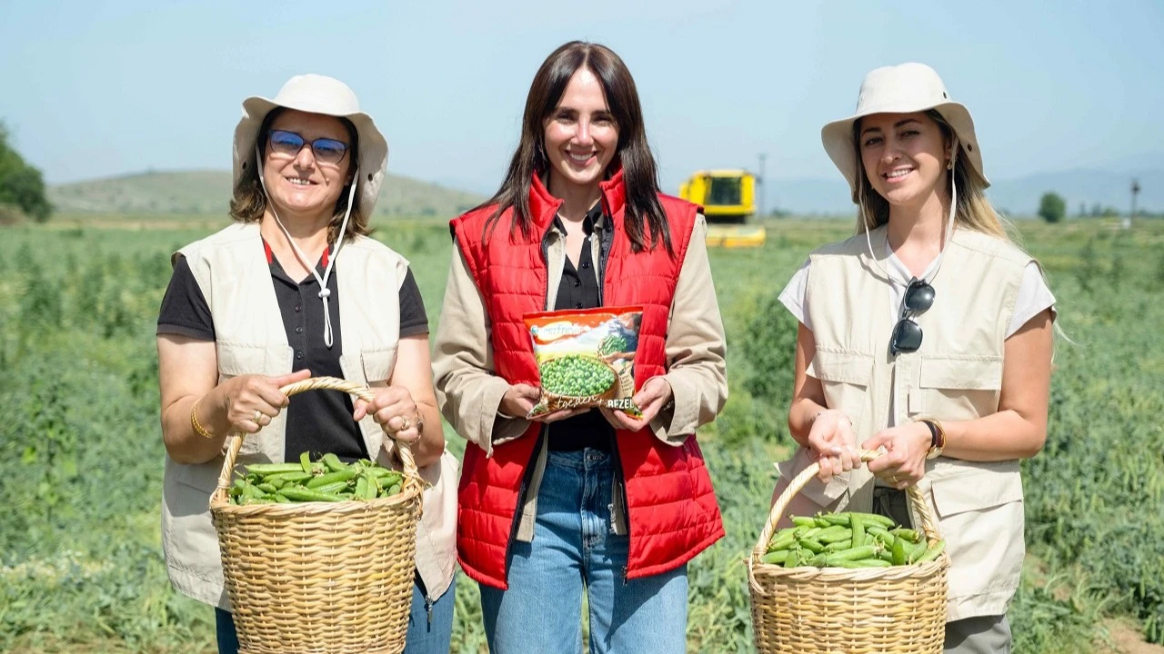 SuperFresh’in 'Tarımın Kadın Yıldızları' projesinde ilk bezelye hasadı yapıldı