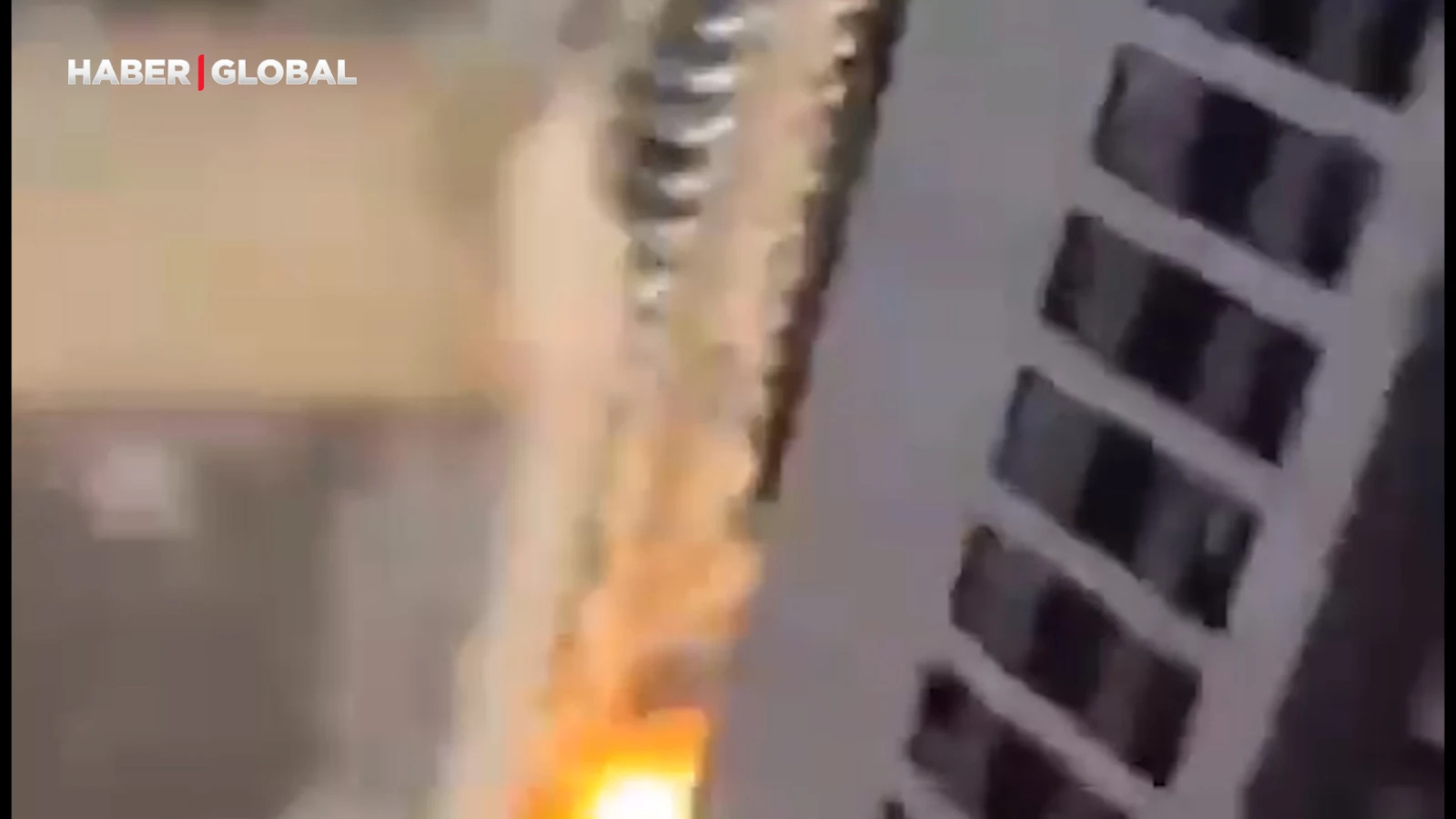 İran İsrail’i yeni füzeleri ile böyle vurdu!