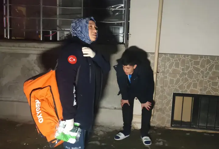 Aksaray’da 5 katlı binada çıkan yangında 6 kişi dumandan etkilendi