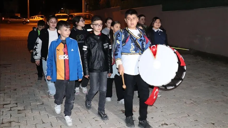 Kütahya'da çocuklar 200 yıllık "Küpecik" geleneğini yaşattı
