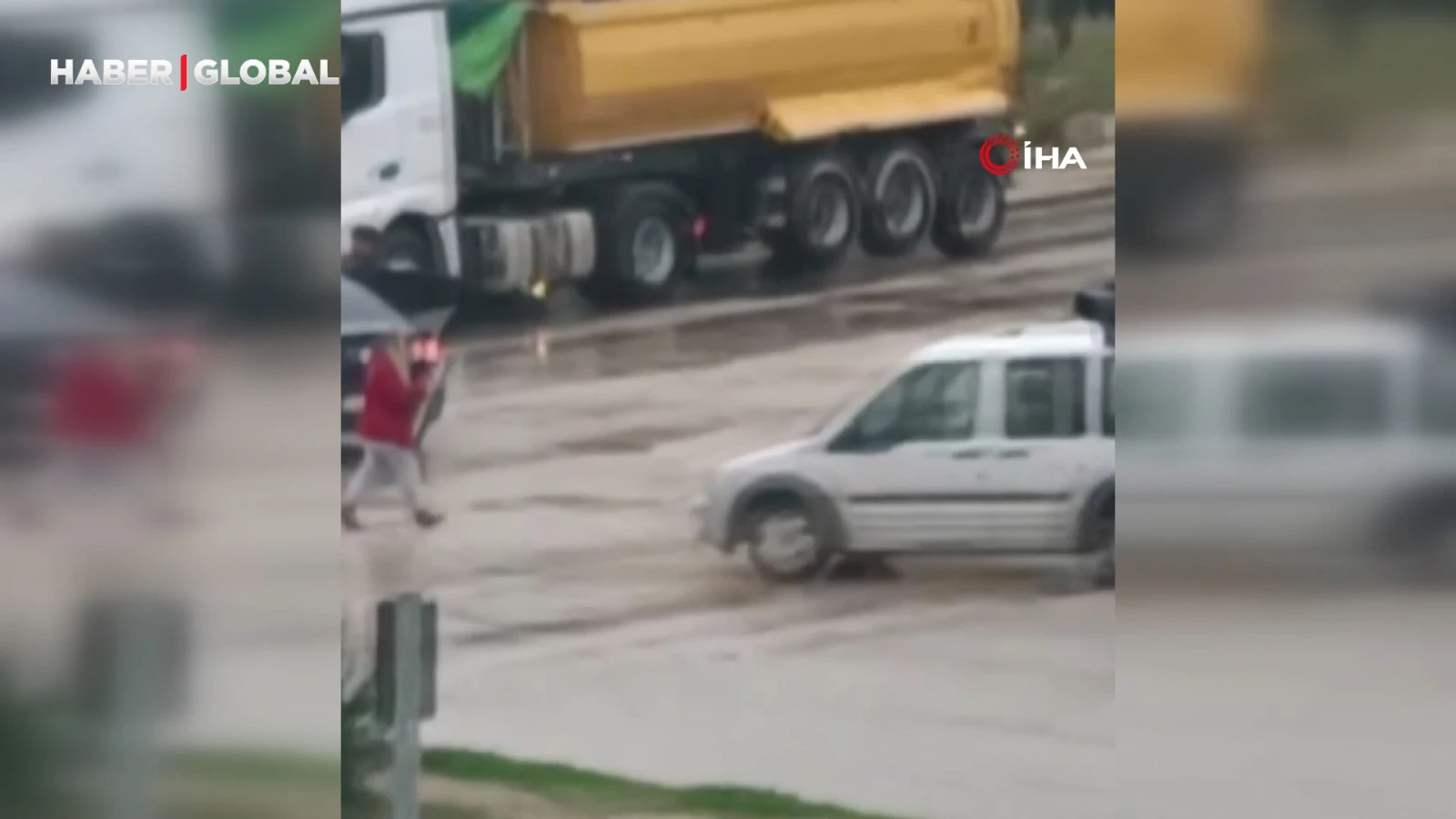 Adana'da bir kadının karıştığı sopalı kavga kamerada