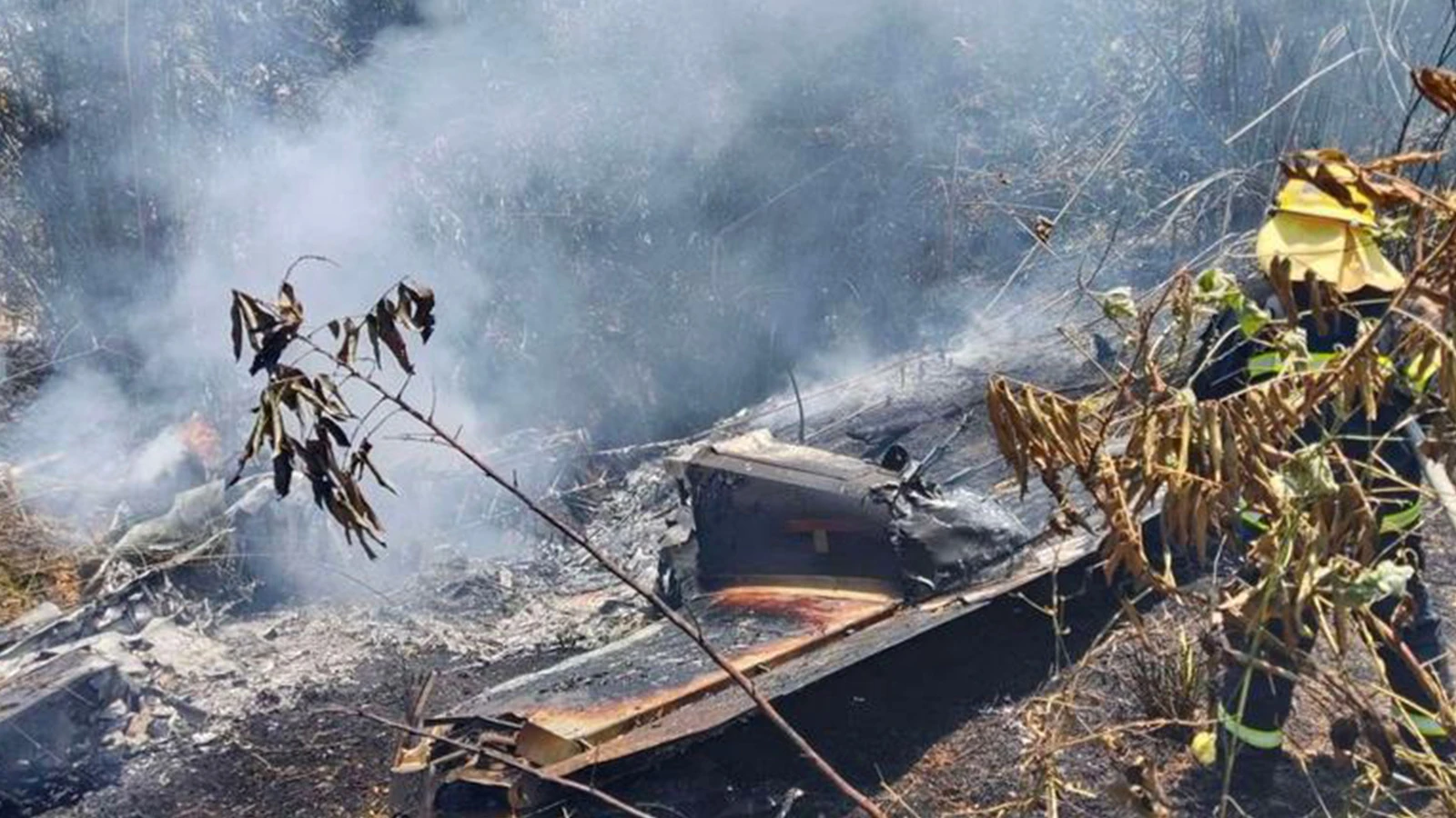 Filipinler'de kargo uçağı düştü: 2 ölü