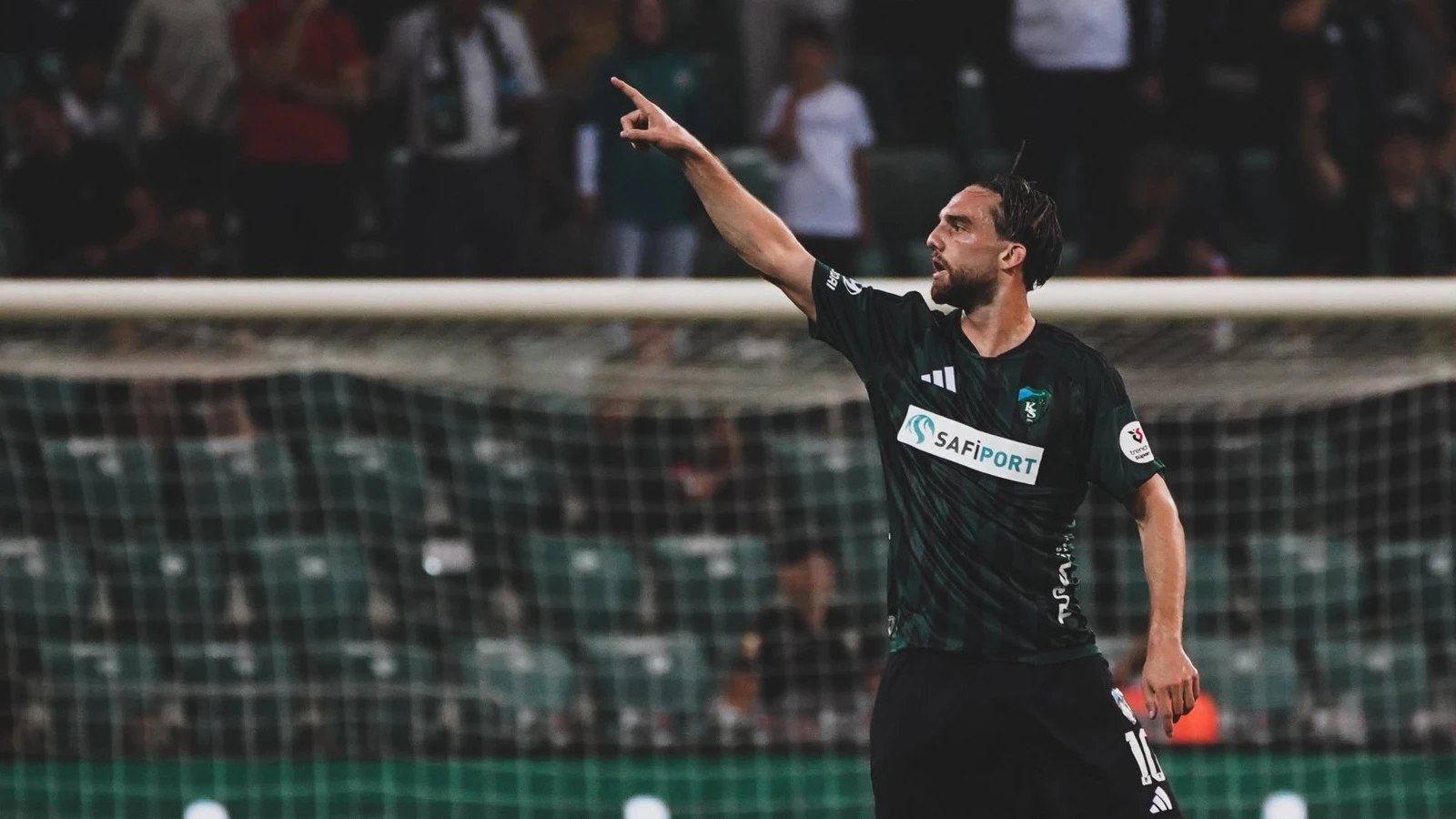 Berkan Kutlu'dan harika gol! Kocaelispor Amedspor'u 2 golle geçti