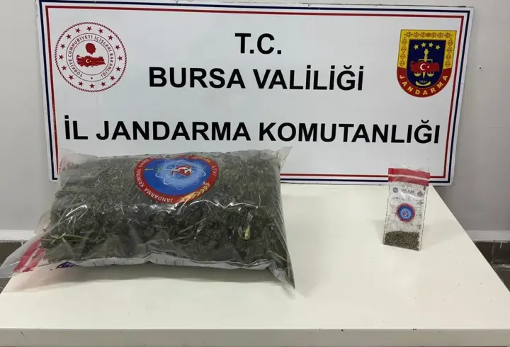 Samanlıkta kurumaya bırakılan 4 kilo esrar ele geçirildi
