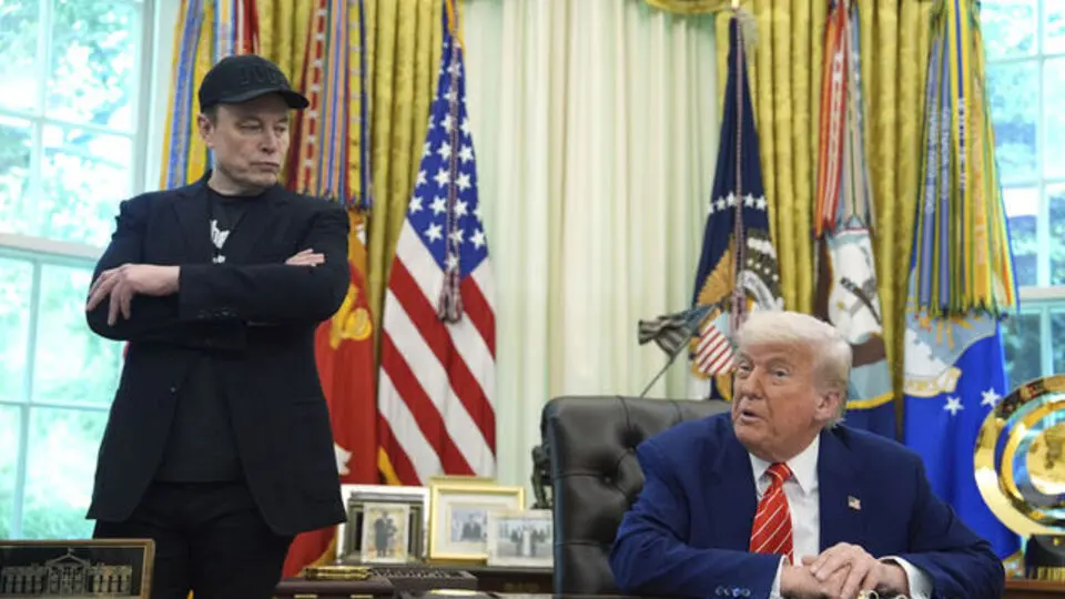 Musk-Trump gerginliği tırmanırken, Tesla hisseleri sert düştü