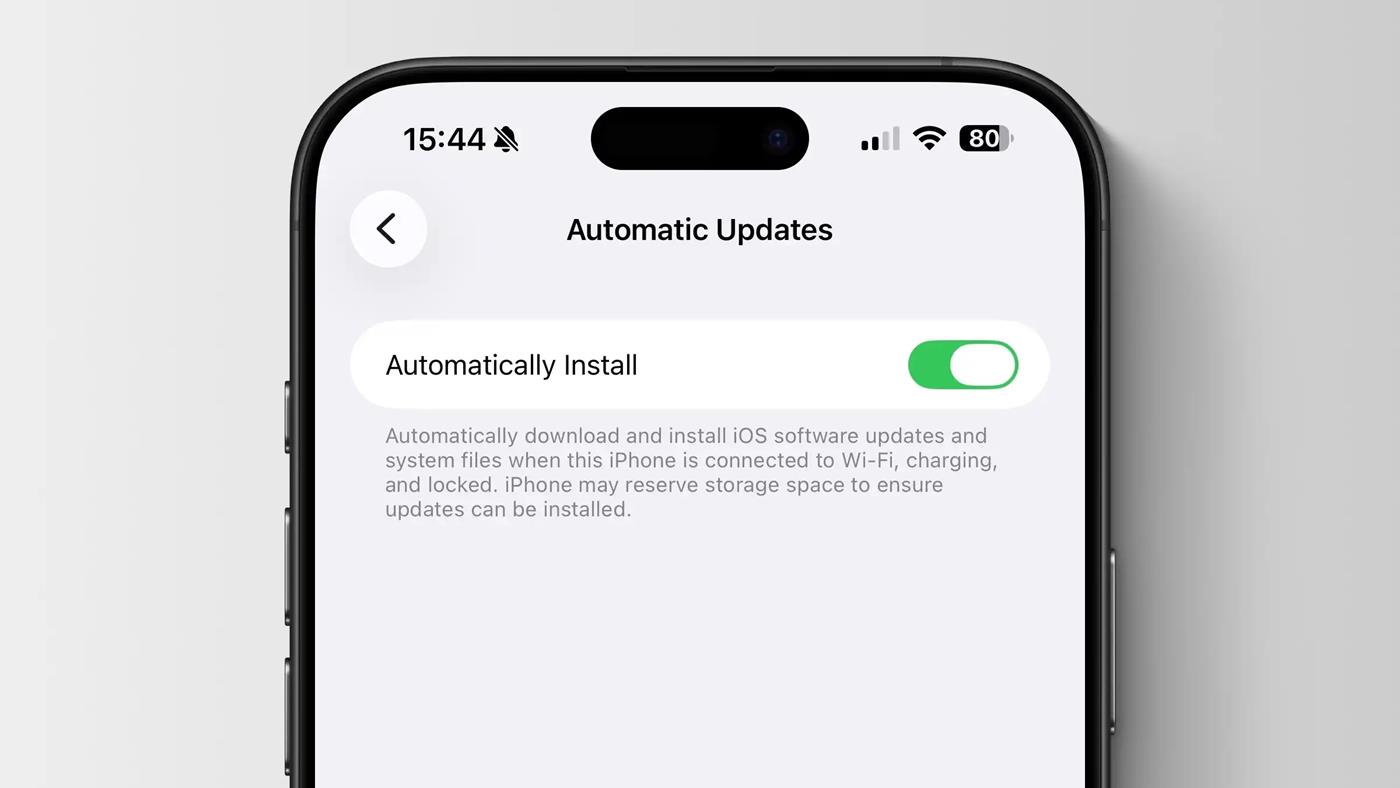 iOS 26.2, otomatik yazılım güncellemelerini etkinleştiriyor!