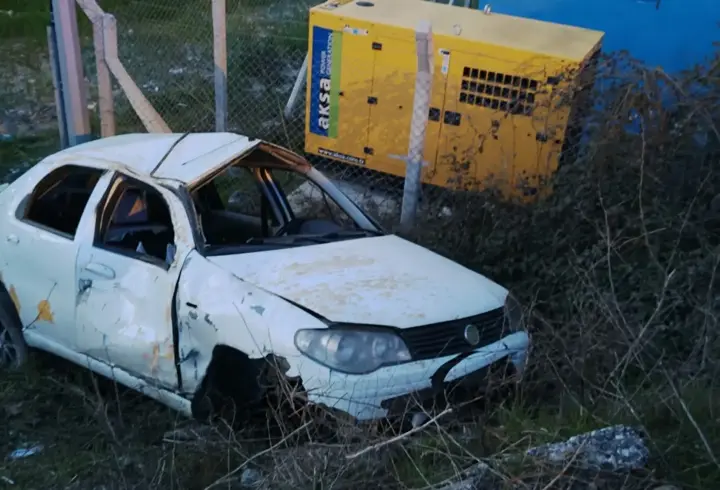 Balıkesir’de otomobil dere yatağına devrildi: 3’ü çocuk 5 yaralı