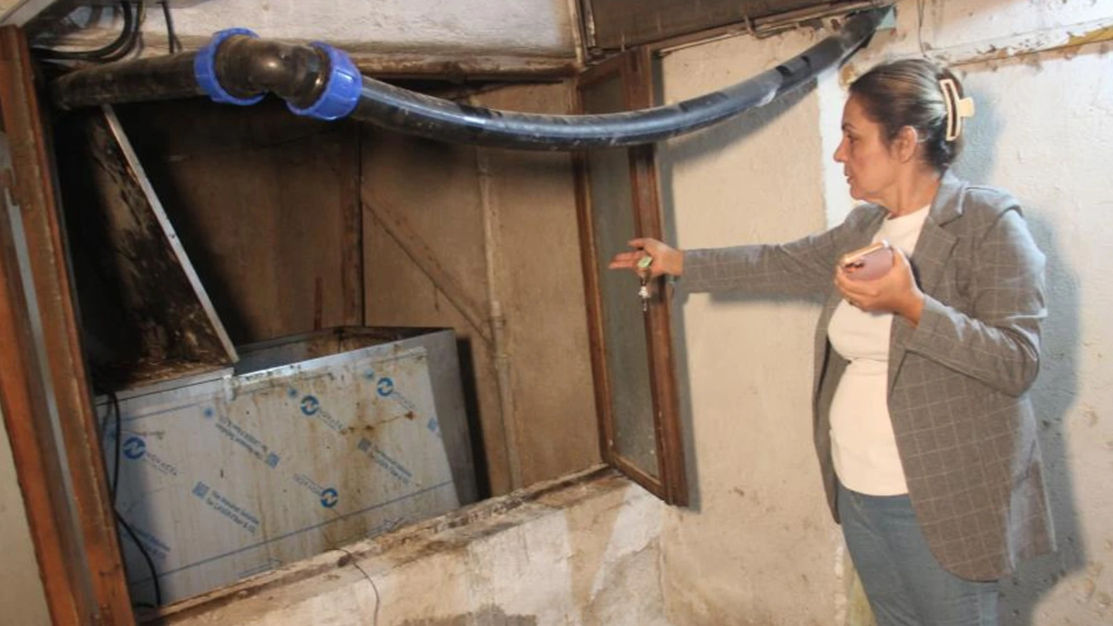 Dönerci bacası için demirler kesildi, apartman halkı isyanda