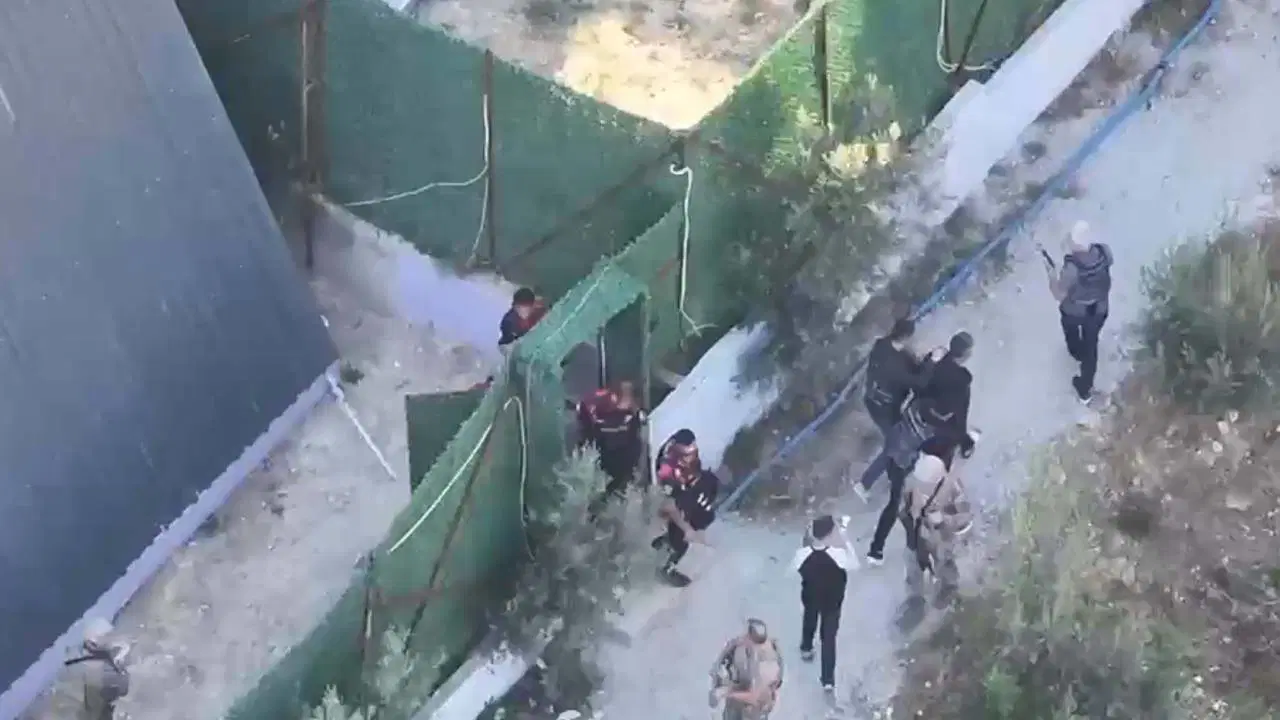 İzmir'de 30 Yıl Hapis Cezasıyla Aranan Firari Yakalandı